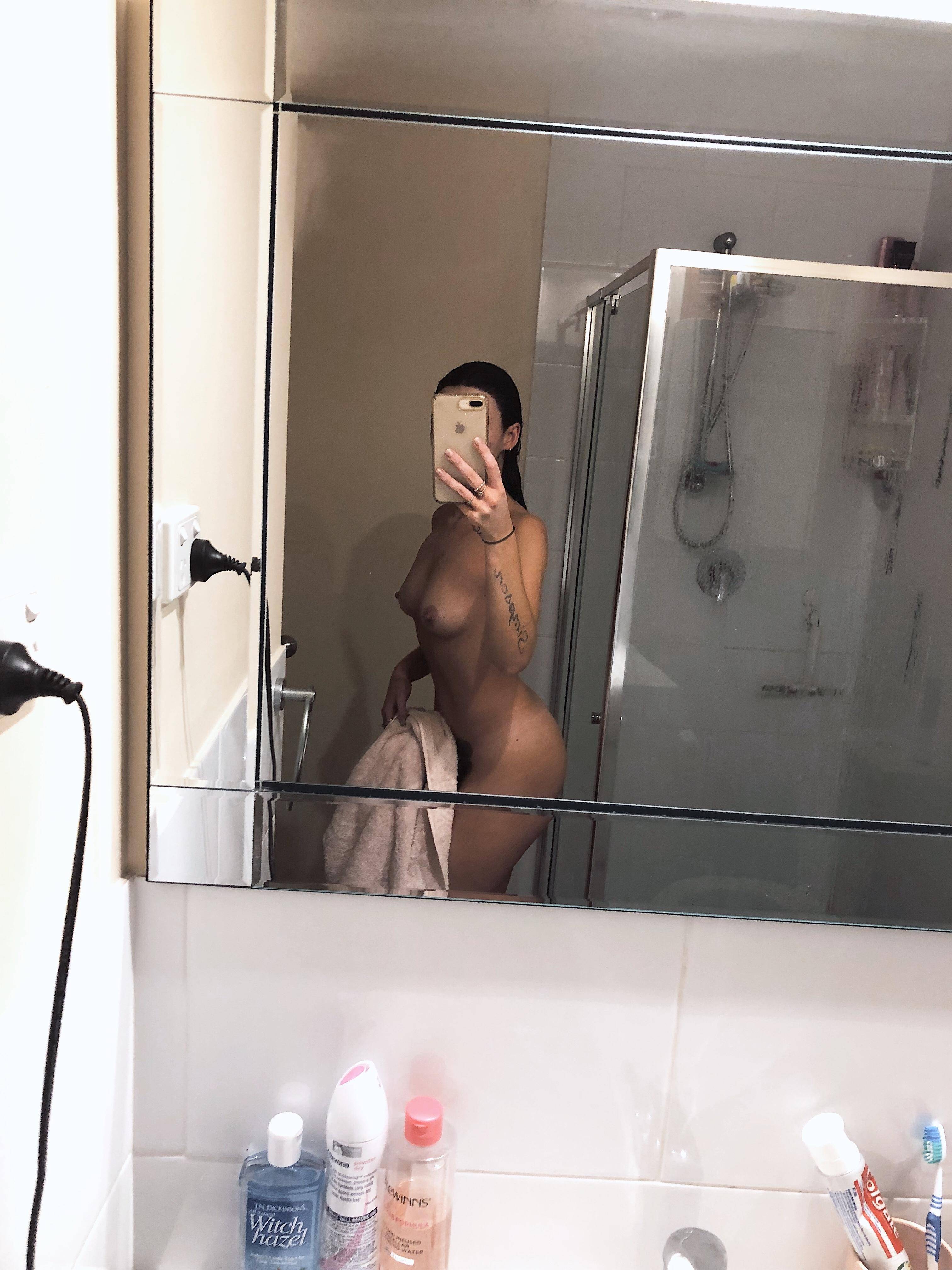 Tineka Jayne Nude Sexy Youtubers